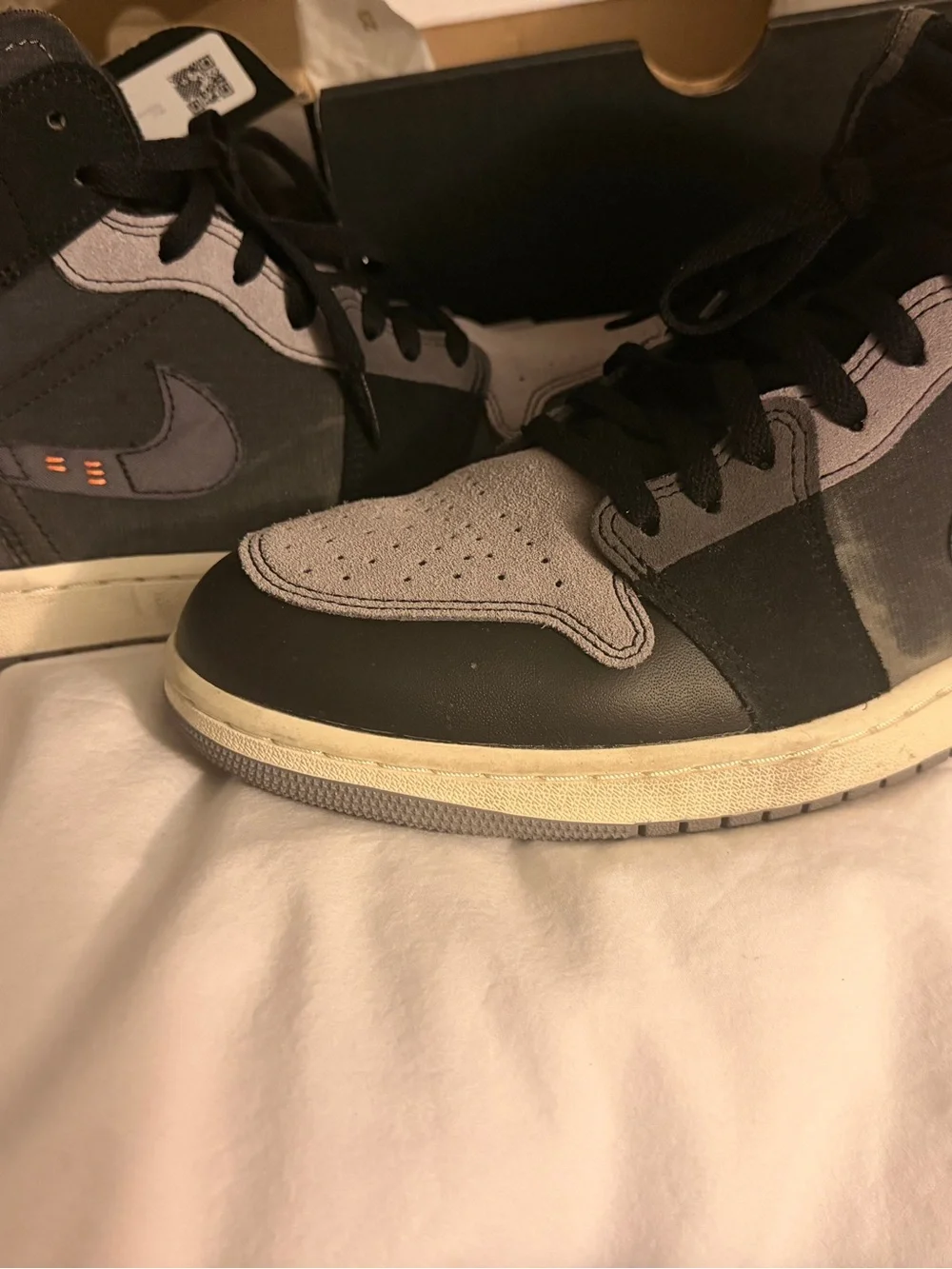 Air Jordan 1 Mid SE Craft 'Inside Out - Black'